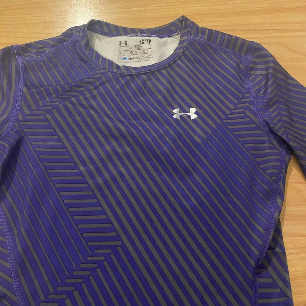 UnderArmour Fitted Cold Gear Women’s Long Sleeve Top XS - Picture 3 of 5